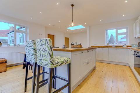 4 bedroom detached bungalow for sale, Overdale Avenue, The Brantings, Glenfield
