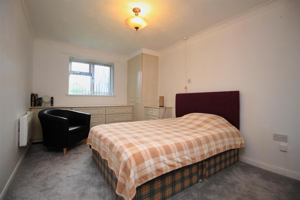 Bedroom...jpg