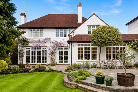 4 bedroom detached house to rent, Deacons Hill Road, Elstree