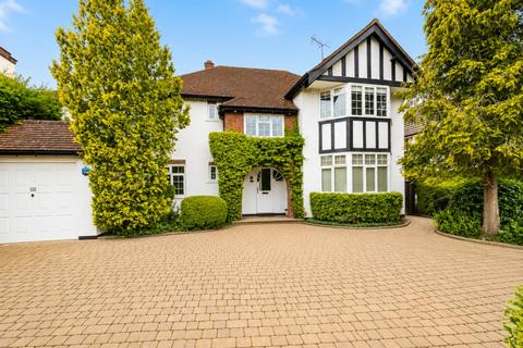 4 bedroom detached house to rent, Deacons Hill Road, Elstree