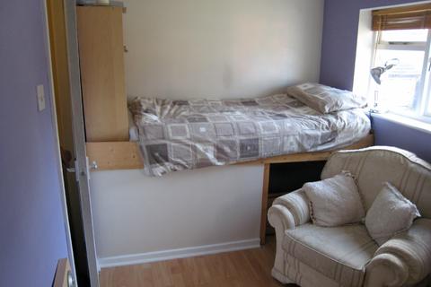 undefined, Coombe Pine, Bracknell, Berks, RG12 0TJ
