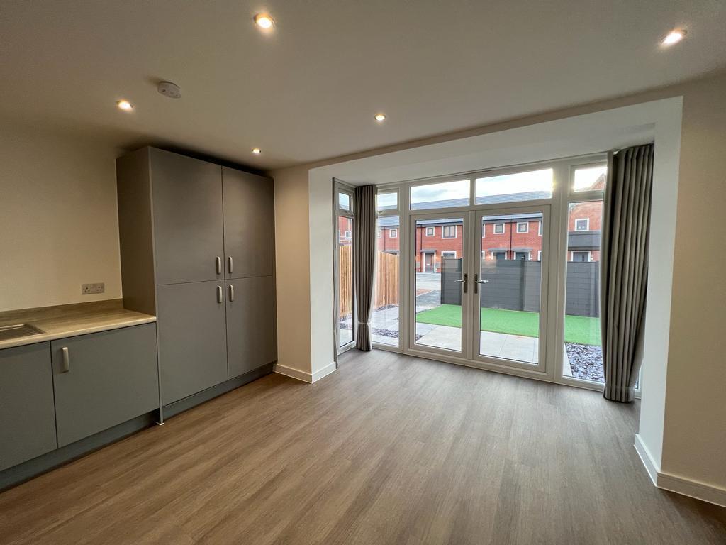 Andover 4 bed (14).jpg