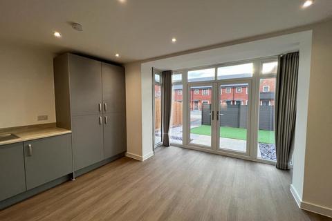 4 bedroom end of terrace house to rent, Whittle Way, Brockworth GL3