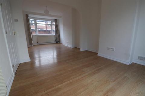 3 bedroom detached house to rent, Worcester Road, Leicester LE2
