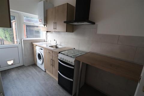 3 bedroom detached house to rent, Worcester Road, Leicester LE2