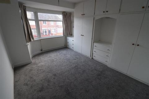 3 bedroom detached house to rent, Worcester Road, Leicester LE2