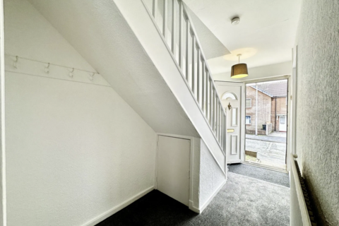 3 bedroom semi-detached house to rent, Pembry Close, Stockport SK5