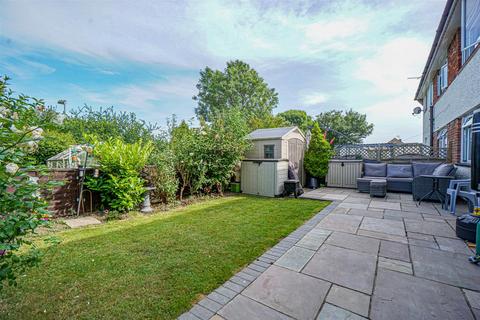 2 bedroom flat for sale, Edinburgh Road, St. Leonards-On-Sea