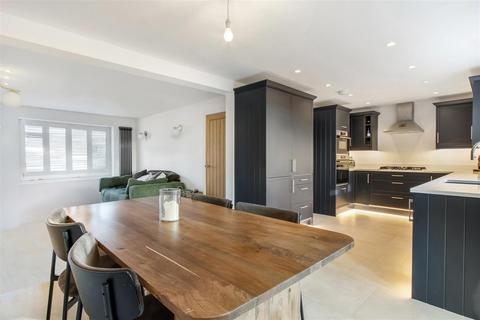 undefined, Woodview, Cuffley
