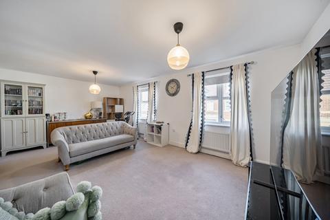 4 bedroom detached house for sale, Truesdales, Ickenham, Uxbridge