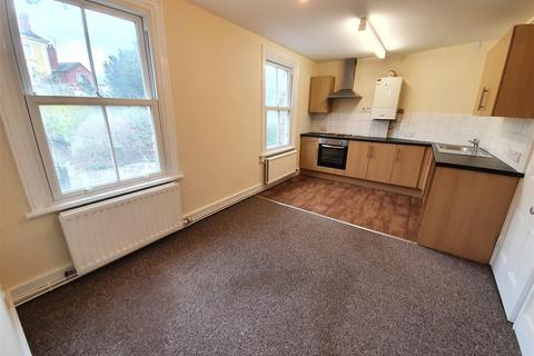 2 bedroom flat to rent, The Cock, Salop Road, Welshpool