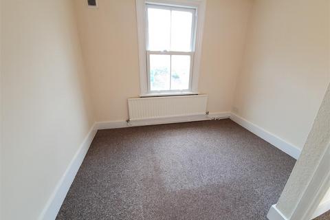 2 bedroom flat to rent, The Cock, Salop Road, Welshpool