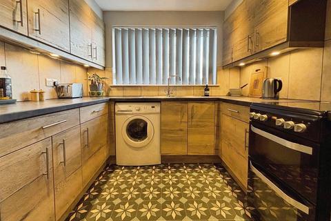 undefined, Oakdale Close, Bradford BD10