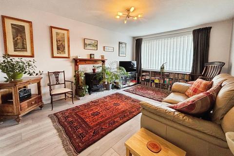 undefined, Oakdale Close, Bradford BD10