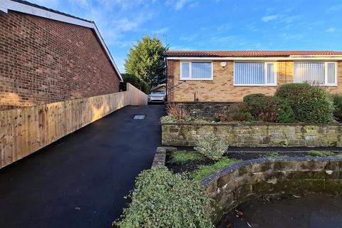 undefined, Oakdale Close, Bradford BD10