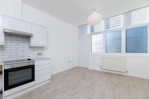 2 bedroom flat to rent, Dalling Road, Hammersmith  W6