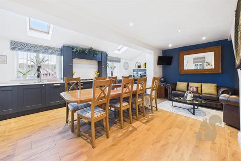 4 bedroom end of terrace house for sale, Pinecroft Rise, Sudbury