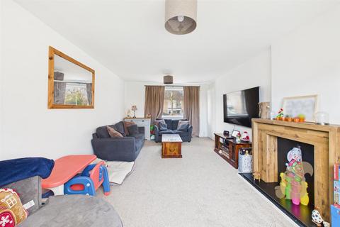 3 bedroom end of terrace house for sale, Cherrytree Road, Great Cornard