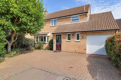 4 bedroom detached house for sale, Dwyer Joyce Close, Histon, Cambridge
