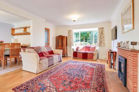 4 bedroom detached house for sale, Dwyer Joyce Close, Histon, Cambridge
