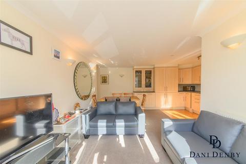 2 bedroom flat for sale, Granville Road, London NW2