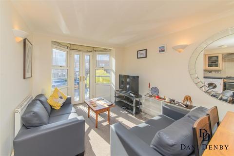 2 bedroom flat for sale, Granville Road, London NW2