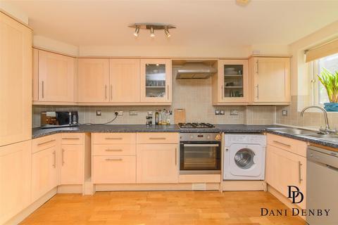 2 bedroom flat for sale, Granville Road, London NW2