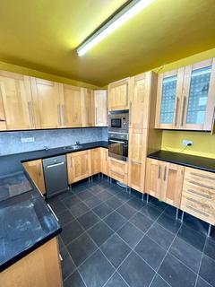 2 bedroom flat to rent, Green Lanes, N8