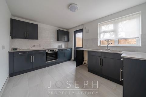 3 bedroom property to rent, Robin Drive, Ipswich, IP2