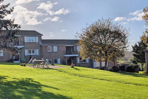 2 bedroom flat for sale, High Salterns, Seaview, PO34 5AS