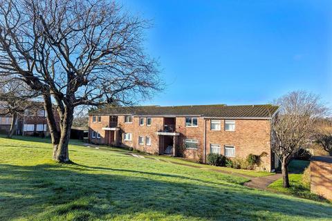 2 bedroom flat for sale, High Salterns, Seaview, PO34 5AS
