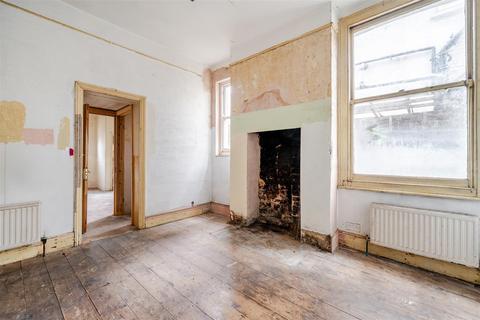 undefined, Woodside Green, London