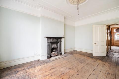 undefined, Woodside Green, London