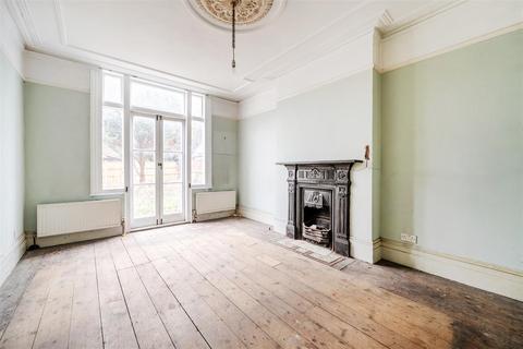 undefined, Woodside Green, London