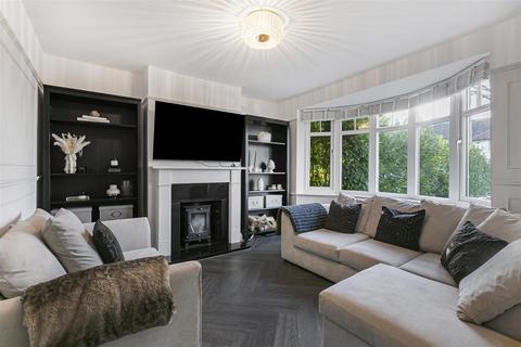 3 bedroom end of terrace house for sale, Walton Avenue, Cheam, Sutton