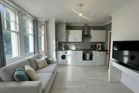 2 bedroom flat to rent, 1 Wilbury Villas, Hove, BN3