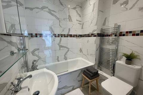 2 bedroom flat to rent, 1 Wilbury Villas, Hove, BN3