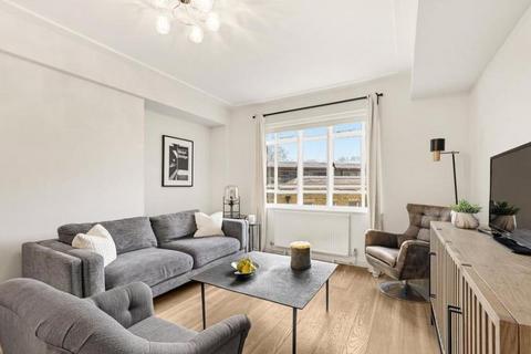 1 bedroom apartment to rent, Farm Street, London W1J