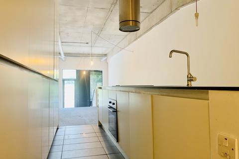 2 bedroom flat to rent, Lakeshore, Lake Shore Drive, Bristol, BS13