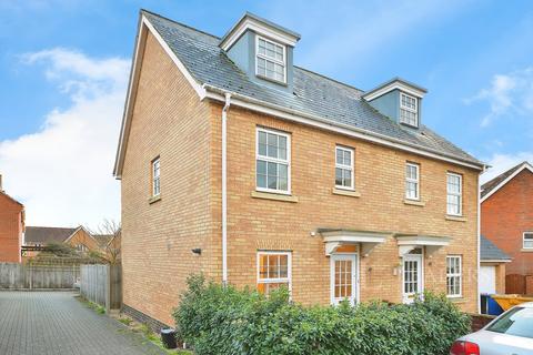 3 bedroom semi-detached house to rent, Caddow Road, Norwich, NR5