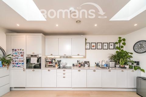 2 bedroom flat to rent, Candlewood Drive, Reading, RG2