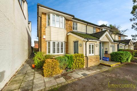 2 bedroom maisonette to rent, Northfields, Essex CM24
