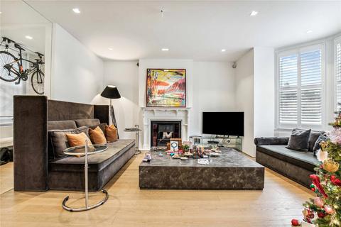 3 bedroom flat for sale, Egliston Road, London, SW15