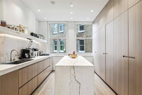 3 bedroom flat for sale, Egliston Road, London, SW15