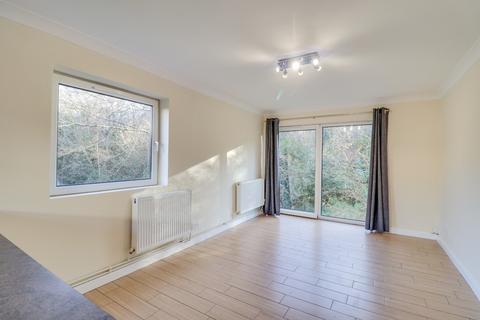 2 bedroom ground floor flat for sale, Lawrence Grove, Woolston