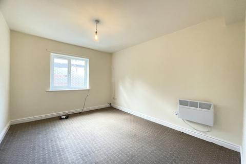 2 bedroom flat to rent, Granada Mews, Manchester, Greater Manchester, M16