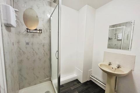 2 bedroom flat to rent, Granada Mews, Manchester, Greater Manchester, M16