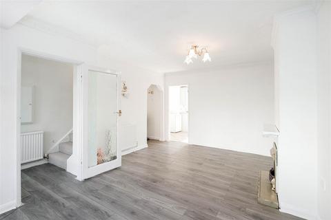 2 bedroom terraced house to rent, Weale Road, Chingford