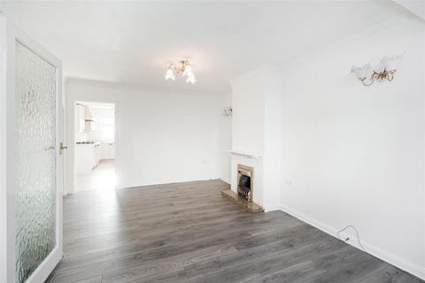 2 bedroom terraced house to rent, Weale Road, Chingford