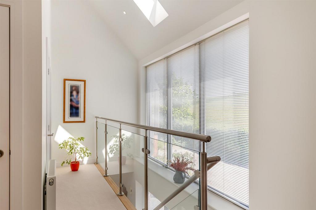 8649640-interior04.jpg